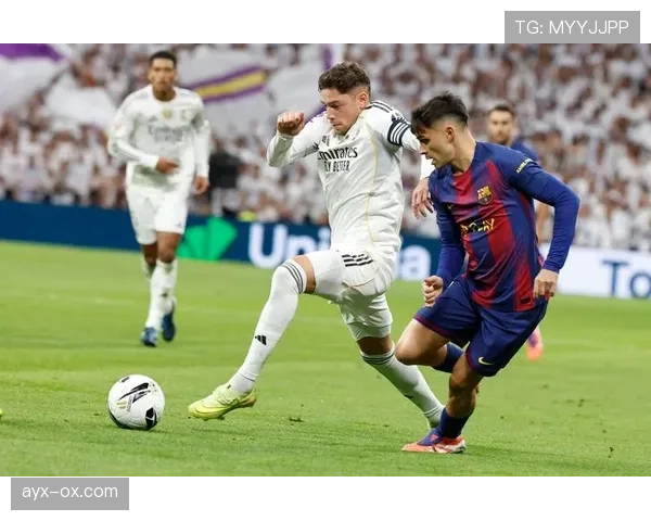 西甲激战：绿条纹军团强势逆转，状态回升再夺胜利